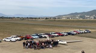 Miembros del aeródromo y el Jacetania’s Classic Cars han celebrado este domingo una actividad conjunta.