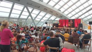 Civi-Civiac reunió a unas 350 personas en el pabellón de hielo en la apertura del ciclo.