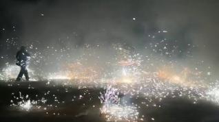 Lanzamiento de cohetes borrachos y correpiés en las fiestas de San Mateo.
