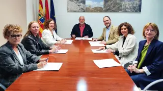 La Comarca de Los Monegros ha firmado el convenio con los Colegios de Farmacéuticos de Huesca y Zaragoza.