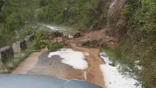 Desperfectos tras la tromba de agua y granizo registrada en Perarrúa.