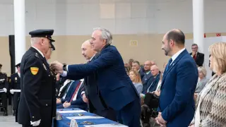 Jorge Azcón ha clausurado en Barbastro este lunes la ceremonia de entrega de las condecoraciones al Mérito Policial.