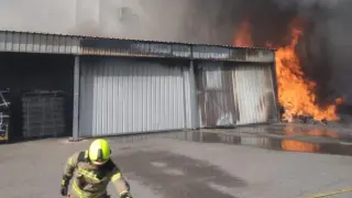 Imagen del incendio ocurrido la mañana de este lunes en Fraga.