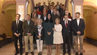 Foto de familia de autoridades, miembros de la Asociación Camino de Santiago y homenajeados.