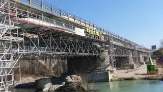 El puente de la N-240 de Monzón contará desde el lunes con un paso alternativo por motivo de las obras