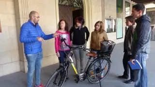 El Ayuntamiento de Monzón incorpora una bicicleta eléctrica a su parque de vehículos