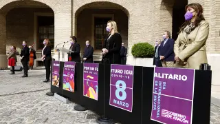 El Gobierno de Aragón en pleno ha rendido homenaje a las mujeres por su papel en la pandemia.