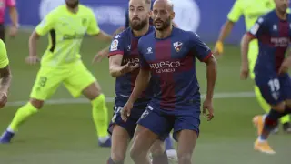Jorge Pulido y Mikel Rico continuarán capitaneando al Huesca.