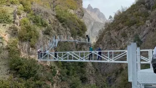 Las pasarelas de Panticosa sobre el río Caldarés han tenido una buena acogida.