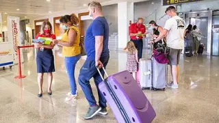 Los turistas procedentes de España no tendrán que hacer cuarentena cuando entren en el Reino Unido