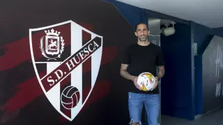 Marc Mateu, en su presentación como nuevo jugador del Huesca