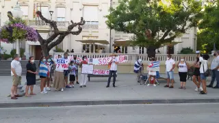Protesta en Huesca contra el totalitarismo en Cuba.