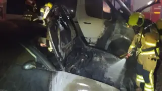 Arden dos vehículos en Fraga