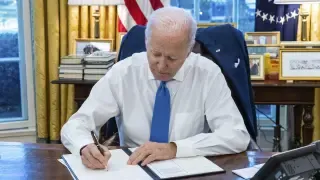 Biden firma las sanciones contra Rusia