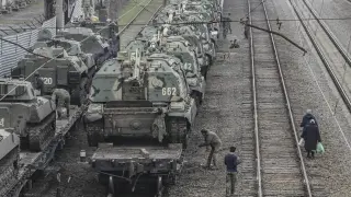 Carros blindados en la estación de tren en la región de Rostov RUSSIA UKRAINE CRISIS