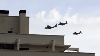 Tres de las aeronaves que han participado en el primer ensayo del desfile aéreo.