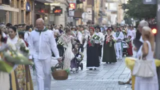 La ciudad se ha llenado de la indumentaria tradicional en toda la provincia del Alto Aragón.
