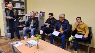 Presentación del programa de inserción de la Asociación Down en la Biblioteca de Binéfar con el concejal Juan Carlos García.