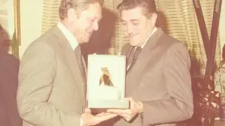 Juan José Loscertales, presidente de la entidad en 1986, y Ricardo Oliván.