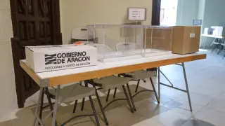 Foto de las urnas en el Ayuntamiento de Huesca. elecciones