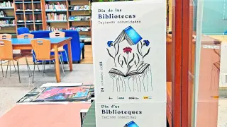 Imagen 84782721 Hemeroteca y cartel del Día de las Bibliotecas.