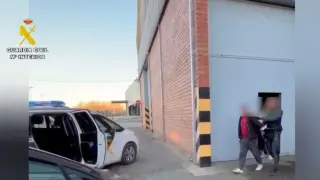 Captura del momento de la detención por parte de la Guardia Civil