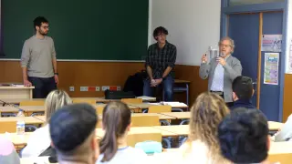 Profesores del Campus durante la primera mesa redonda organizada con motivo del motivo del Día Internacional de la Lengua Materna de la Unesco.