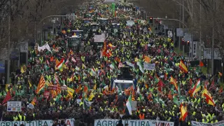 Agricultores de varios puntos de España ayer, en la manifestación de protesta en Madrid.