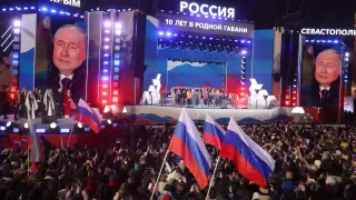 El presidente ruso  también ha celebrado su aplastante victoria  electoral en la plaza Roja