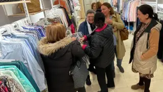 Cáritas abre una nueva tienda Moda-Re en Barbastro