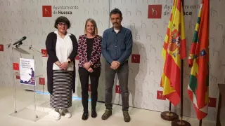 Noemí Lanaspa, Nuria Mur y Cristóbal Nogués han presentado el Encuentro de Orquestas de Pulso y Púa en el Ayuntamiento
