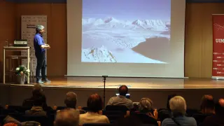 Charla ofrecida este miércoles en Huesca sobre la evolución del glaciar de Monte Perdido desde 2011.
