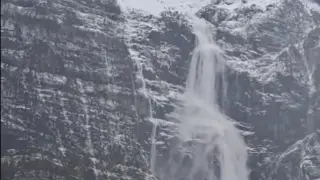 Espectaculares avalanchas en el valle de Pineta.