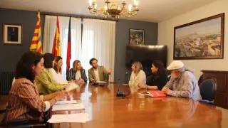 Claudia Pérez e Isaac Claver han mantenido este lunes una reunión en el Ayuntamiento de Monzón.