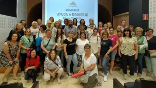Integrantes del Servicio de Ayuda a Domicilio en asamblea con la comarca de Los Monegros.
