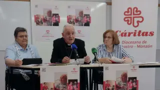 Julia Liria, Ángel Pérez y Amparo Tierz.