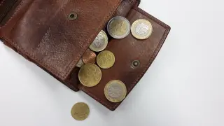 leather-money-button-wallet-cool-image-purse-1410648-pxhere.com