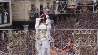 Puesta del pañuelico en las Fiestas del torico de Teruel, a 6 de julio de 2024.