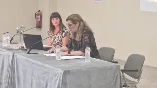 Estela Puyuelo y Nereida Torrijos, en la charla.