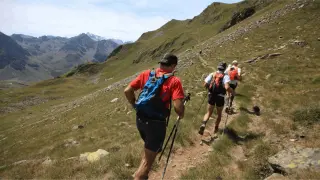 Pocas personas optan por hacer montañismo acompañados de un guía.