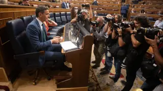 El presidente del Gobierno, Pedro Sánchez, a su llegada a una sesión extraordinaria en el Congreso de los Diputados