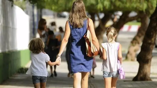 Familias monoparentales de Aragón puntuarán más en la escolarización de 2020