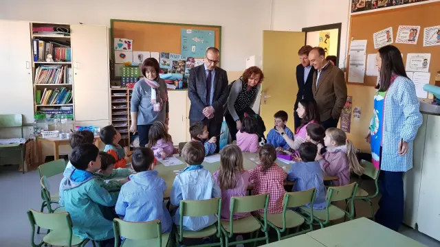 Arén y Montanuy inauguran las aulas para niños de 2 años en el medio rural