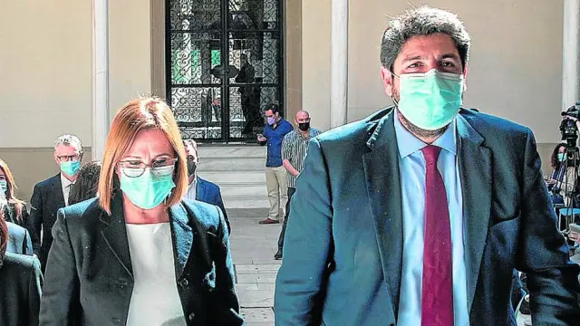 Isabel Franco y Fernando López Miras, tras la rueda de prensa convocada este viernes.