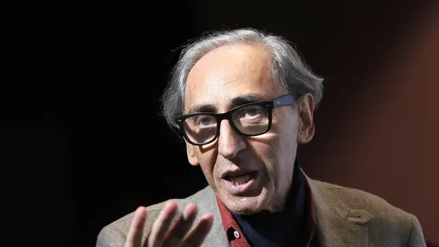 Rome (Italy).- (FILE) - Italian musician Franco Battiato poses during the photocall for the movie 'Due volte Delta' at the 9th annual Rome Film Festival, in Rome, Italy, 23 October 2014 (reissued 18 May 2021). According to various media quoting his family, Battiato has passed away at his residence in Milo earlier in the day, aged 76. (Cine, Italia, Roma) EFE/EPA/CLAUDIO ONORATI *** Local Caption *** 51101555 Franco Battiato dies aged 76