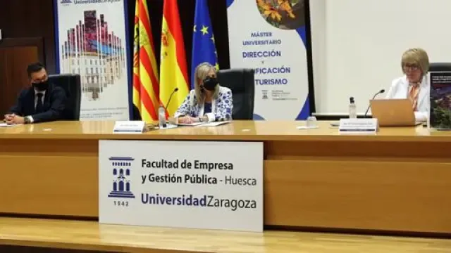 Presentación del libro en la Facultad de Empresa y Gestión Pública de Huesca.