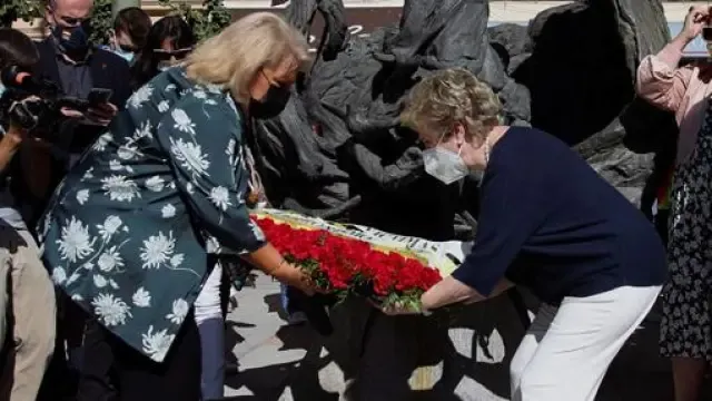 Ofrenda floral de la Asociación de Víctimas del Terrorismo este sábado en Madrid