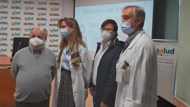 Miguel Lierta, María Bestué, Carlos Tejero y Javier Marta, doctores de las unidades de ictus del Clínico y el Servet.