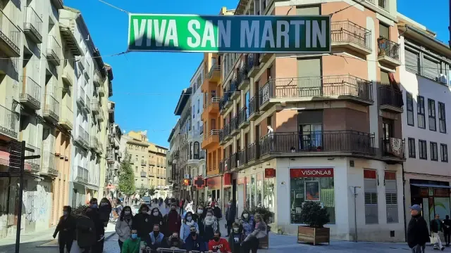Desde el mediodía de este sábado el Coso luce el cartel de "Viva San Martín"