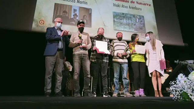 Los ganadores en categoría general con su premio Espiello Agora x l'aragonés